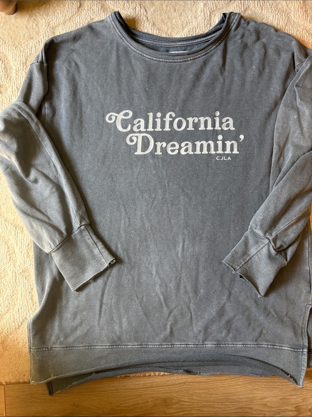 Carly Jean Los Angeles Gray 'California Dreamin'' Pullover Sweatshirt